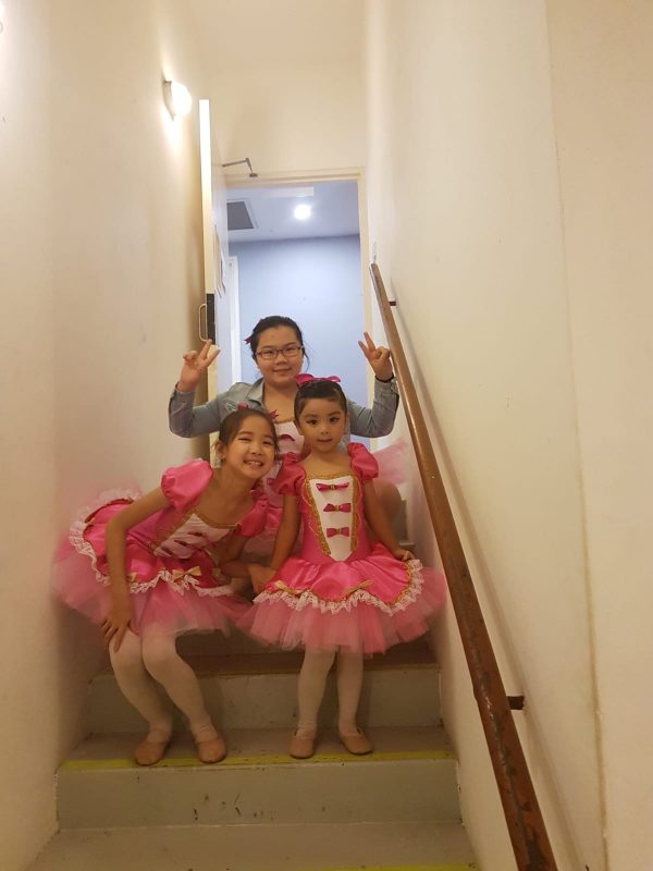 Fine momentum dance students posing