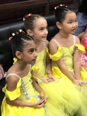 Fine momentum dance class students