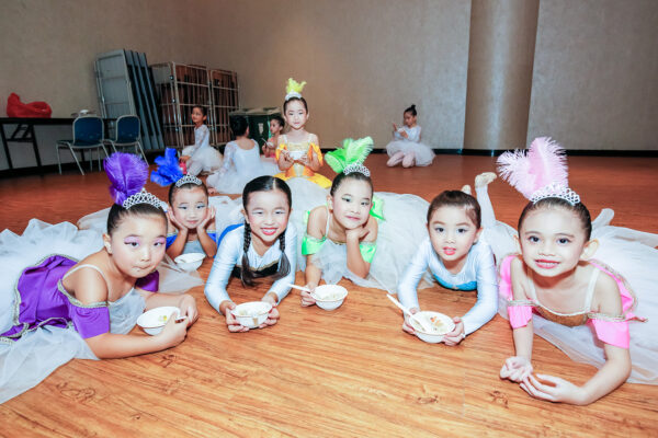Fine momentum dance class students enjoying lunch